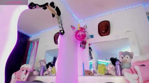 kisses_of_daniela online show from 12.20.25