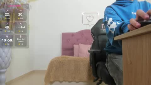Snapshot of kissi_tay1 chatting on 10.10.25 KISSI online show from 10.10.25
