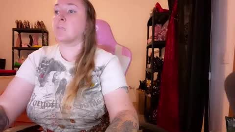 kissica online show from 10.29.25