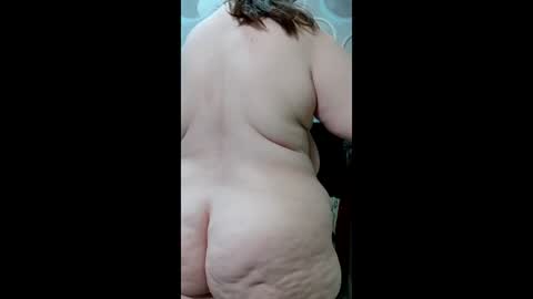 Snapshot of kissmycurvesxo chatting on 05.29.26 Goddess online show from 05.29.26