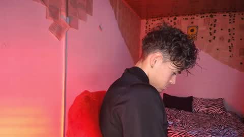 Snapshot of kisstarxxx chatting on 09.13.25 Helena and Brad online show from 09.13.25