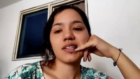 Snapshot of kitcatdreams chatting on 04.12.26 kitcatdreams online show from 04.12.26