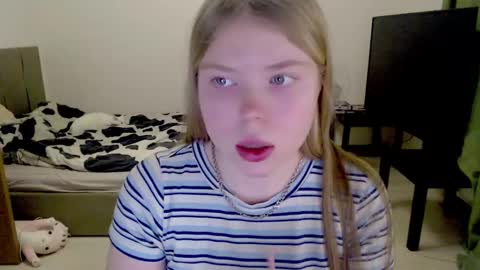 Jennyblonde and Emmabrunette online show from 02.22.25