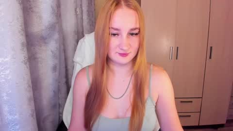 Snapshot of kitten_sun chatting on 01.12.25 kitten_sun online show from 01.12.25
