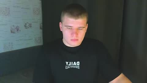 Snapshot of kittenmur chatting on 09.10.25 Vlad online show from 09.10.25