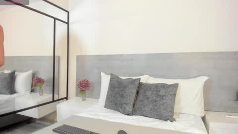 kitty_444_ online show from 12.18.25