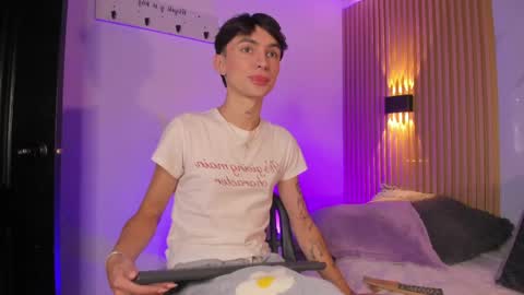 Snapshot of kitty__bunny chatting on 05.28.26 kitty__bunny online show from 05.28.26