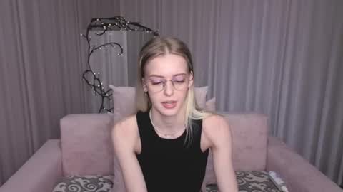 Snapshot of kitty__like18 chatting on 06.14.26 Kitty online show from 06.14.26