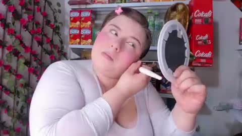 Snapshot of kitty__pinnk chatting on 06.19.26 KAROL online show from 06.19.26