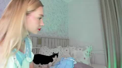 sophie online show from 04.21.26