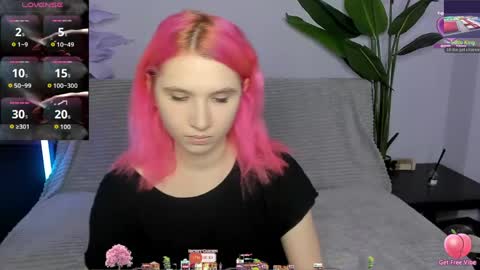 Snapshot of kitty_blondy chatting on 04.21.26 kitty blondy online show from 04.21.26