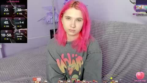 Snapshot of kitty_blondy chatting on 04.22.26 kitty blondy online show from 04.22.26