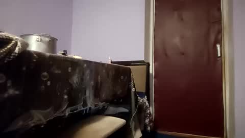 Snapshot of kitty_crystal_ chatting on 12.02.25 Kitti online show from 12.02.25