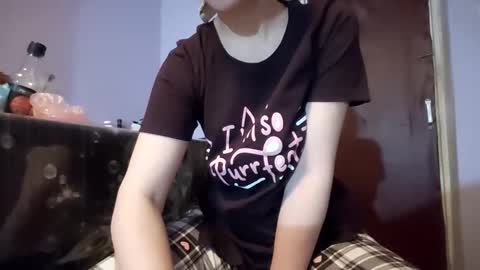 Snapshot of kitty_crystal_ chatting on 12.14.25 Kitti online show from 12.14.25