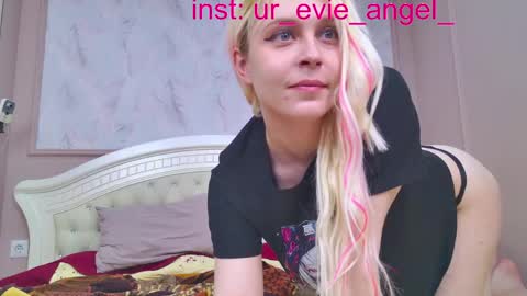 Snapshot of kitty_dora chatting on 05.10.26 Evelyn online show from 05.10.26