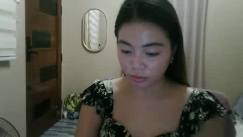Snapshot of kitty_fussy chatting on 04.23.26 kitty_fussy online show from 04.23.26