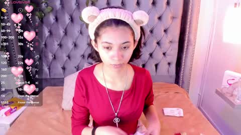 Snapshot of kitty_gang chatting on 01.04.25 Camila online show from 01.04.25