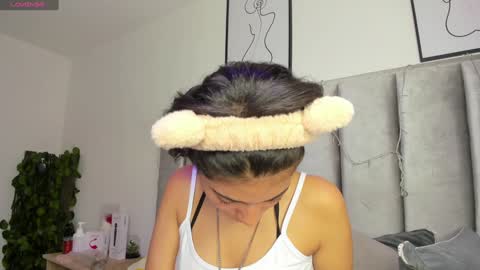 Snapshot of kitty_gang chatting on 01.09.25 Camila online show from 01.09.25