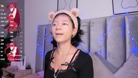 Snapshot of kitty_gang chatting on 01.10.25 Camila online show from 01.10.25