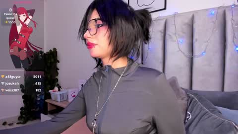 Snapshot of kitty_gang chatting on 01.31.25 Camila online show from 01.31.25