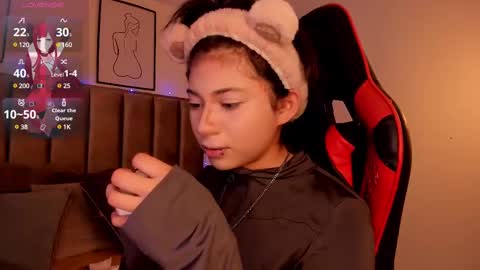 Snapshot of kitty_gang chatting on 02.10.25 Camila online show from 02.10.25