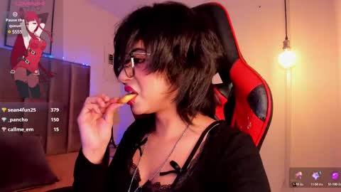 Snapshot of kitty_gang chatting on 02.13.25 Camila online show from 02.13.25