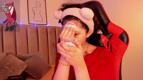 Snapshot of kitty_gang chatting on 02.19.25 Camila online show from 02.19.25