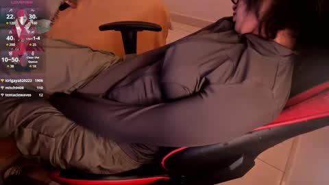 Snapshot of kitty_gang chatting on 03.10.25 Camila online show from 03.10.25