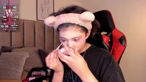 Snapshot of kitty_gang chatting on 03.11.25 Camila online show from 03.11.25