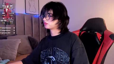 Snapshot of kitty_gang chatting on 03.11.25 Camila online show from 03.11.25