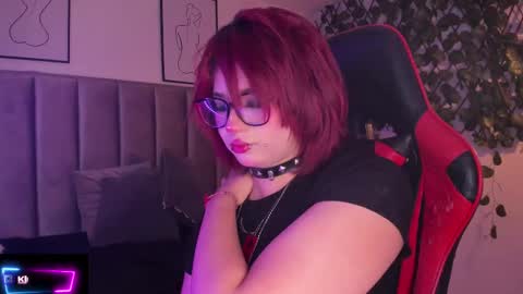 Snapshot of kitty_gang chatting on 09.17.25 Camila online show from 09.17.25