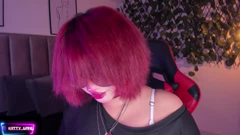 Snapshot of kitty_gang chatting on 09.18.25 Camila online show from 09.18.25