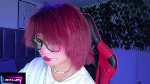 Snapshot of kitty_gang chatting on 10.02.25 Camila online show from 10.02.25