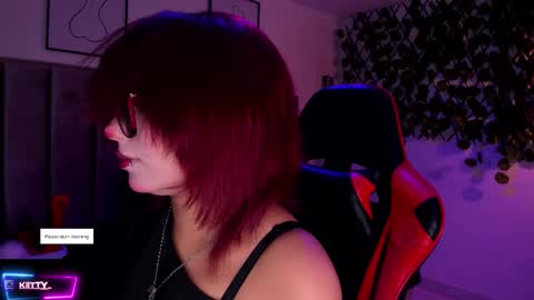 Snapshot of kitty_gang chatting on 10.25.25 Camila online show from 10.25.25