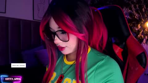 Snapshot of kitty_gang chatting on 10.27.25 Camila online show from 10.27.25