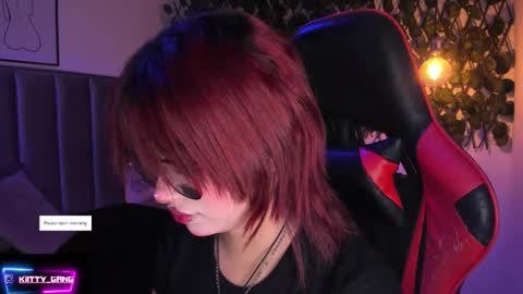 Snapshot of kitty_gang chatting on 11.06.25 Camila online show from 11.06.25