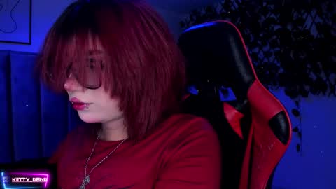 Snapshot of kitty_gang chatting on 12.01.25 Camila online show from 12.01.25