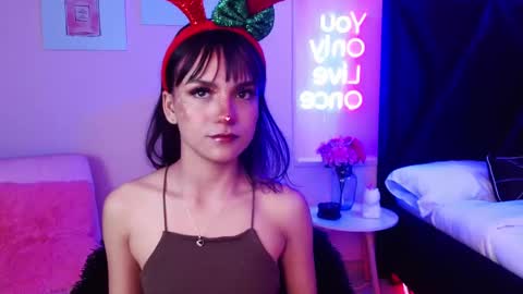 Snapshot of kitty_madness chatting on 12.19.25 KITTY online show from 12.19.25