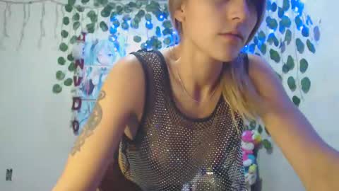 Snapshot of kitty_rousse69 chatting on 12.23.24 Daniela Ferreira online show from 12.23.24