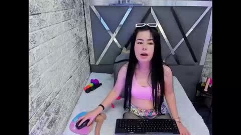 kitty_small69 online show from 04.28.26