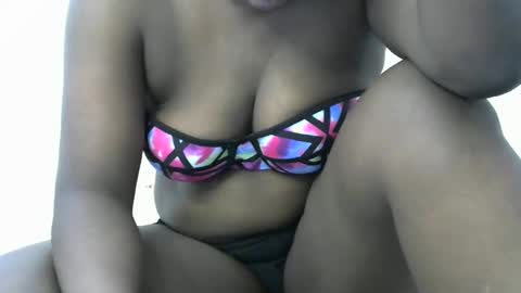 Snapshot of kitty_super chatting on 12.30.24 kitty_super online show from 12.30.24