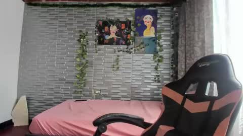 violet online show from 10.26.25