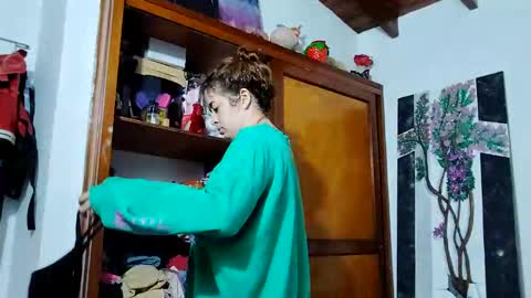  kitty independent model online show from 09.24.25