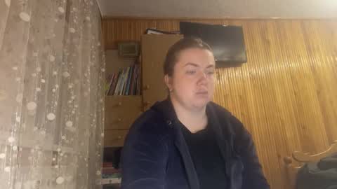 Snapshot of kittyeliz chatting on 11.17.25 Eliz online show from 11.17.25