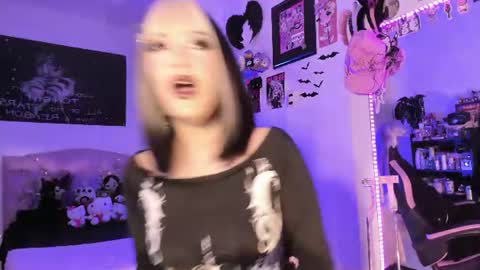Snapshot of kittygoth_ chatting on 07.17.26 Kitty Goth online show from 07.17.26