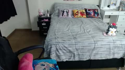 Snapshot of kittykat18x chatting on 10.29.25 Isabel online show from 10.29.25