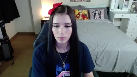 Snapshot of kittykat18x chatting on 06.12.26 Isabel online show from 06.12.26