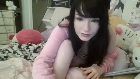 Snapshot of kittypills chatting on 06.08.26 kittypills online show from 06.08.26