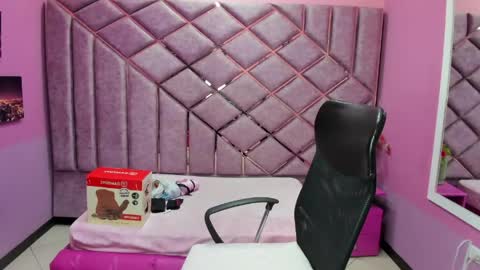 Sarah online show from 04.14.26