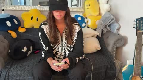 Snapshot of kittypurr79 chatting on 05.19.26 kittypurr79 online show from 05.19.26